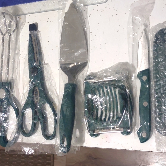 7-Pc Kitchen Utensils/Green Handled - Picture 1 of 7